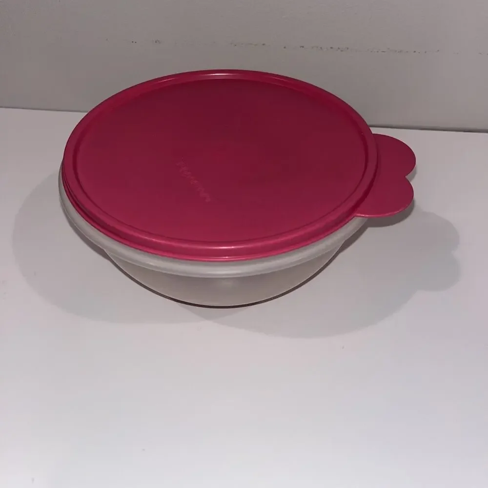 Tupperware Thatsa Mini Bowl 6 Cup Mixing Serving Airtight Pink And Clear